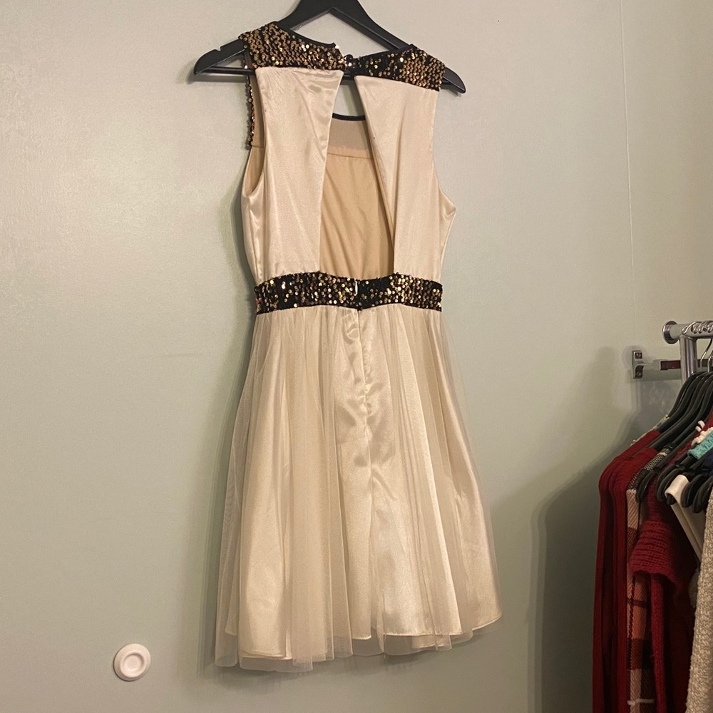 Dress - Picture 2 of 3